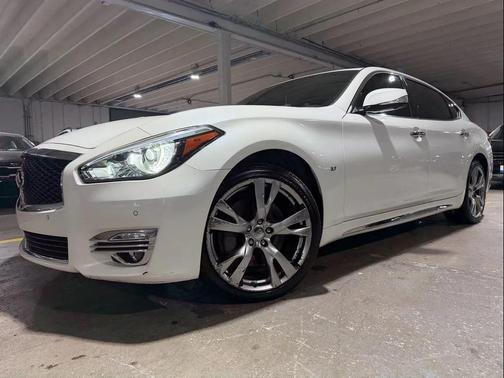 White 2018 INFINITI Q70L 3.7X LUXE