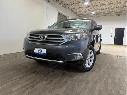 2013 Toyota Highlander SE