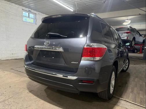 2013 Toyota Highlander SE