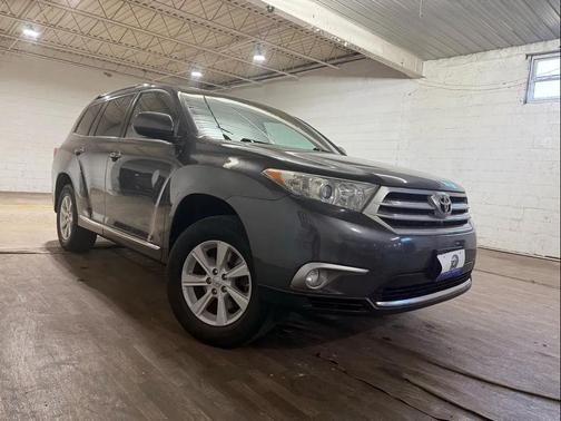 2013 Toyota Highlander SE
