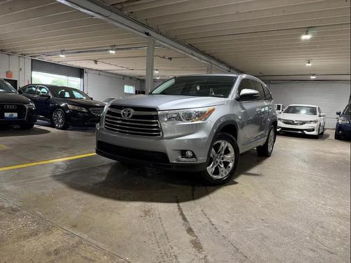 Silver 2015 Toyota Highlander Limited