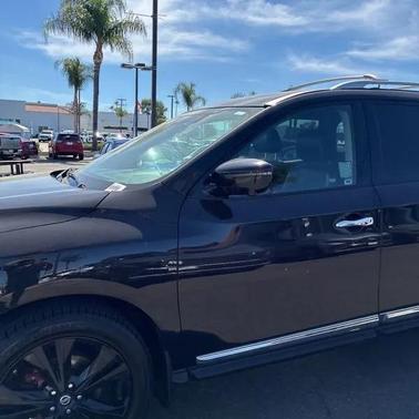 2017 Nissan Pathfinder Platinum