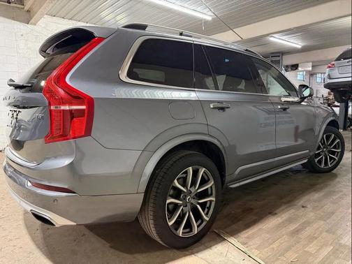 2017 Volvo XC90 T5 Momentum