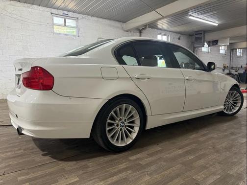 2011 BMW 335 335i