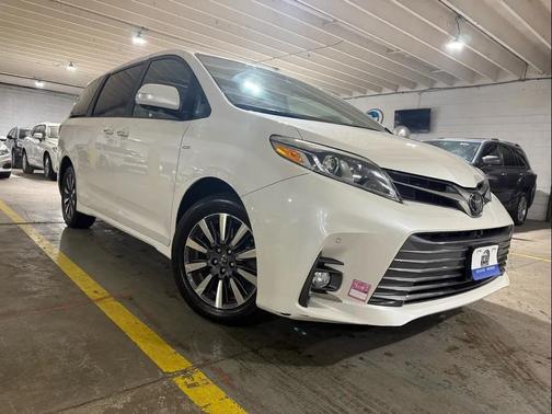 2018 Toyota Sienna Limited Premium