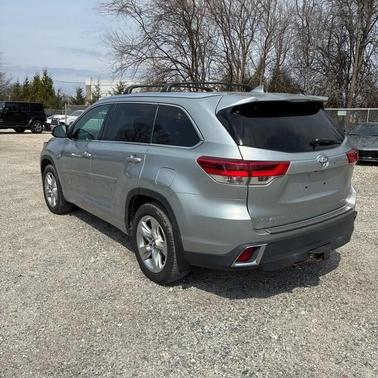 Silver 2017 Toyota Highlander Limited
