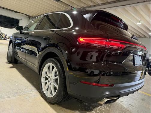 Black 2019 Porsche Cayenne Cayenne