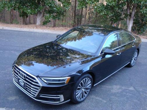Mythos Black Metallic 2019 Audi A8 55