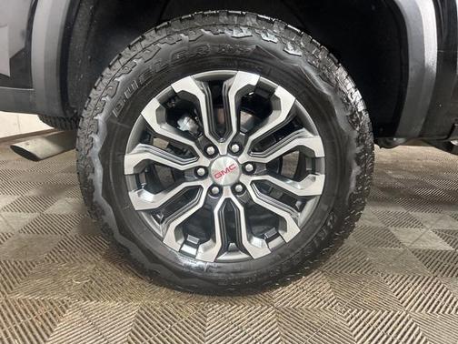 2024 GMC Canyon Denali