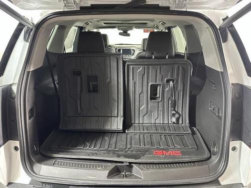 2022 GMC Acadia AWD AT4