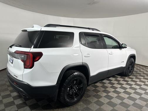 2022 GMC Acadia AWD AT4