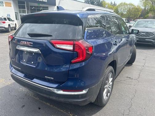 2022 GMC Terrain SLT