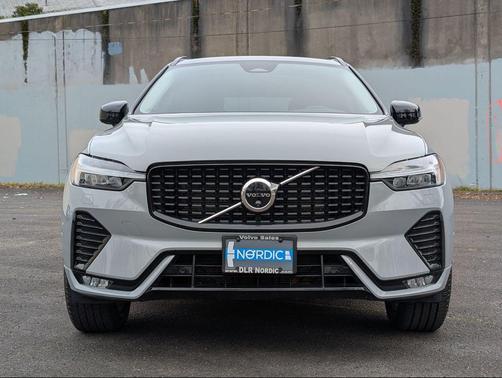 2025 Volvo XC60 B5 Plus
