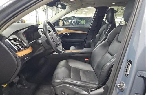 Thunder Grey Metallic 2023 Volvo XC90 Recharge Plug-In Hybrid T8 Plus Dark Theme 7-Seater