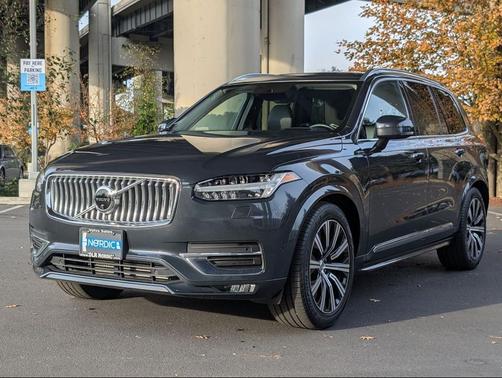 2022 Volvo XC90 T6 Inscription