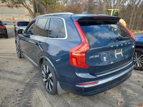 2023 Volvo XC90 Recharge Plug-In Hybrid T8 Ultimate Bright Theme 7-Seater