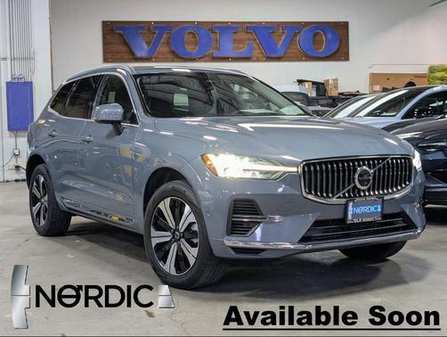 2023 Volvo XC60 Recharge Plug-In Hybrid T8 Plus Bright Theme