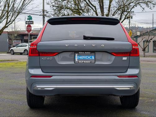 2023 Volvo XC60 Recharge Plug-In Hybrid T8 Plus Bright Theme