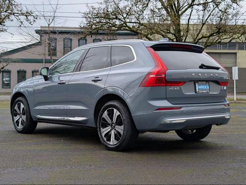 2023 Volvo XC60 Recharge Plug-In Hybrid T8 Plus Bright Theme