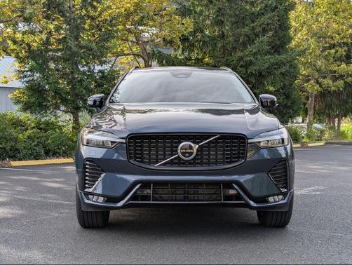 2025 Volvo XC60 B5 Plus