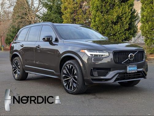 2023 Volvo XC90 Recharge Plug-In Hybrid T8 Ultimate Dark Theme 7-Seater