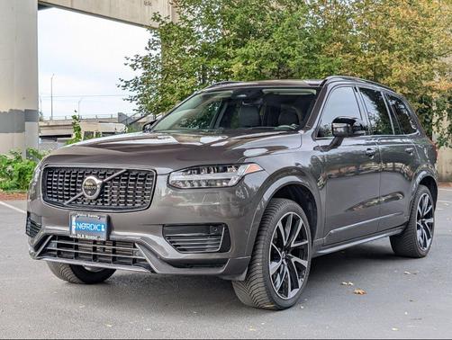 2023 Volvo XC90 Recharge Plug-In Hybrid T8 Ultimate Dark Theme 7-Seater