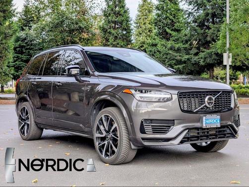 2023 Volvo XC90 Recharge Plug-In Hybrid T8 Ultimate Dark Theme 7-Seater