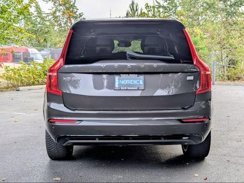 2023 Volvo XC90 Recharge Plug-In Hybrid T8 Ultimate Dark Theme 7-Seater