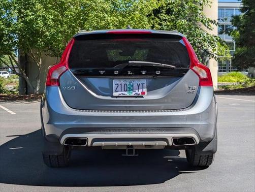 2018 Volvo V60 Cross Country T5