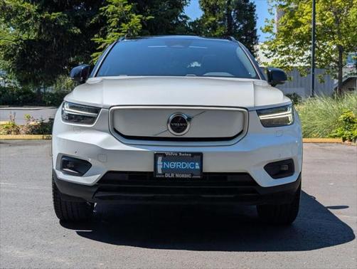 2022 Volvo XC40 Recharge Pure Electric P8 Twin Ultimate