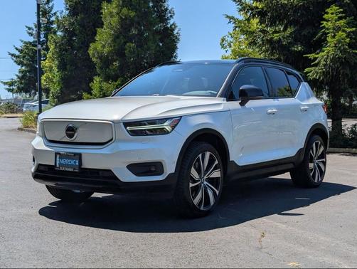 2022 Volvo XC40 Recharge Pure Electric P8 Twin Ultimate