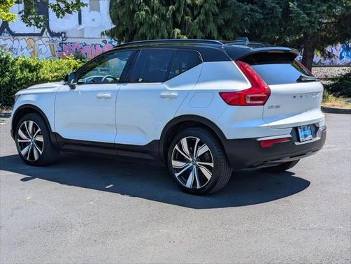 2022 Volvo XC40 Recharge Pure Electric P8 Twin Ultimate