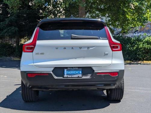 2022 Volvo XC40 Recharge Pure Electric P8 Twin Ultimate