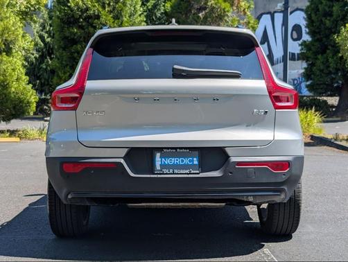 2025 Volvo XC40 B5 Plus Dark Theme