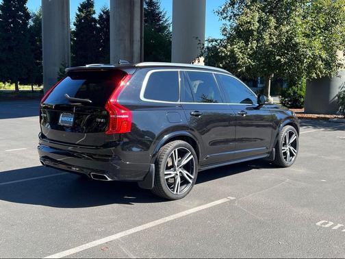 2019 Volvo XC90 Hybrid T8 R-Design