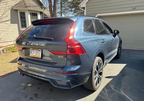 2023 Volvo XC60 B5 Plus Dark Theme