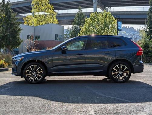 Denim Blue Metallic 2023 Volvo XC60 B5 Plus Dark Theme