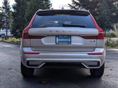 2025 Volvo XC60 B5 Plus