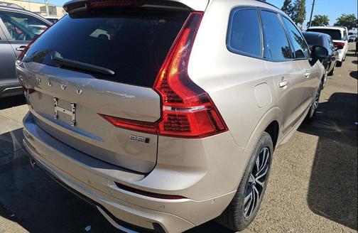 2025 Volvo XC60 B5 Plus