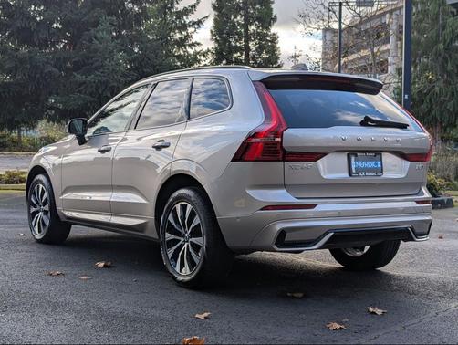 2025 Volvo XC60 B5 Plus