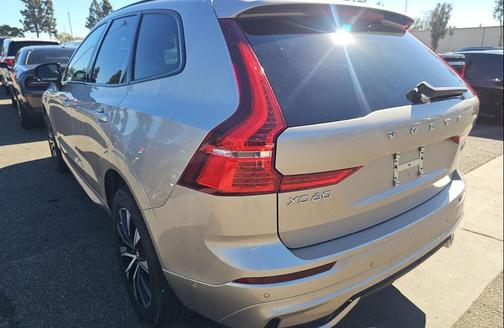 2025 Volvo XC60 B5 Plus