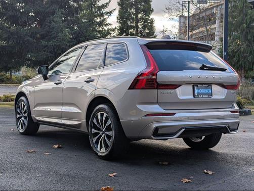 2025 Volvo XC60 B5 Plus
