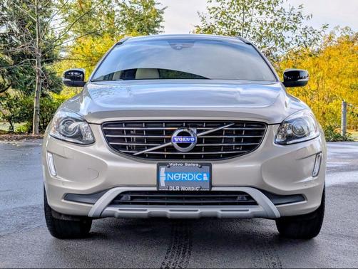 2017 Volvo XC60 T6 Dynamic
