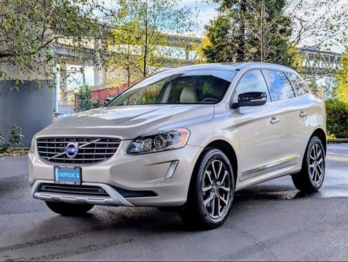 2017 Volvo XC60 T6 Dynamic