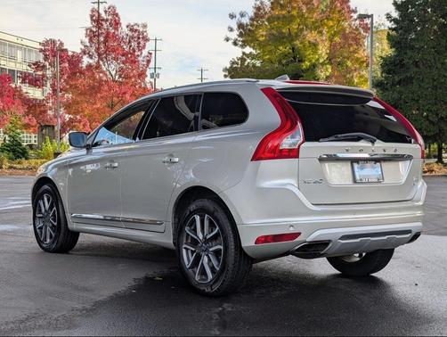 2017 Volvo XC60 T6 Dynamic