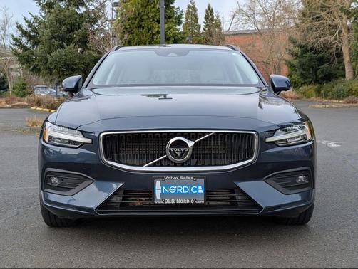 2020 Volvo V60 T5 Momentum