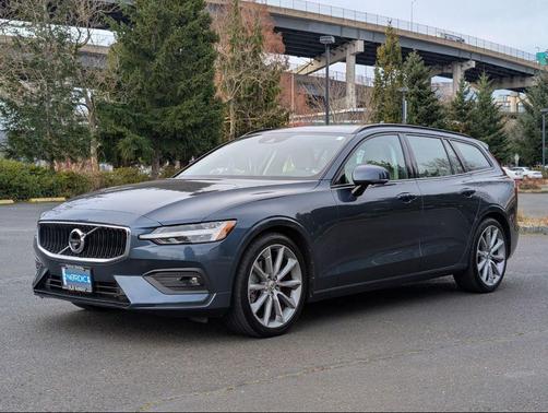 2020 Volvo V60 T5 Momentum