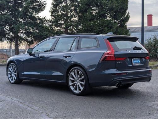 2020 Volvo V60 T5 Momentum