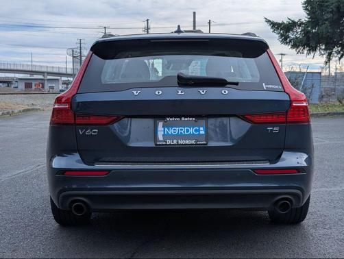 2020 Volvo V60 T5 Momentum
