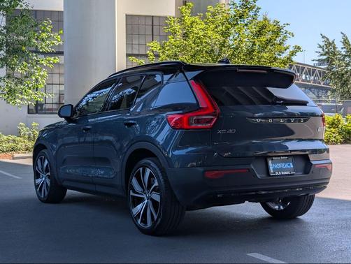 2022 Volvo XC40 Recharge Pure Electric P8 Twin Ultimate